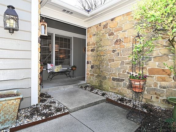 3rd image of 3411 Admiralty Ln