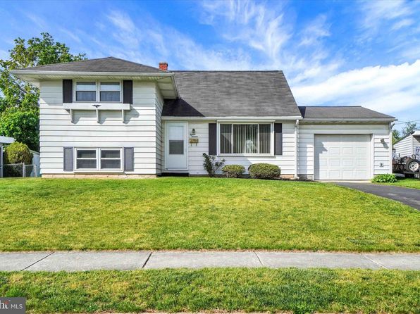 1516 Devers Rd, York, PA 17404