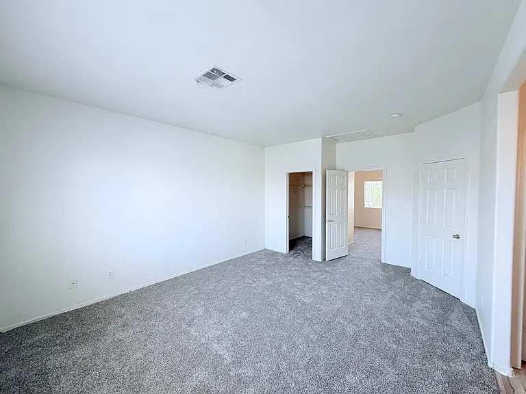10404 Sloping Hill Ave — Photo 13