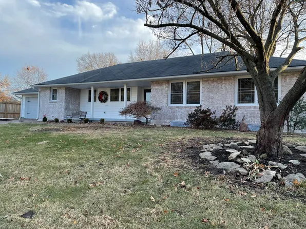 214 E Highlander St, Marshall, MO 65340