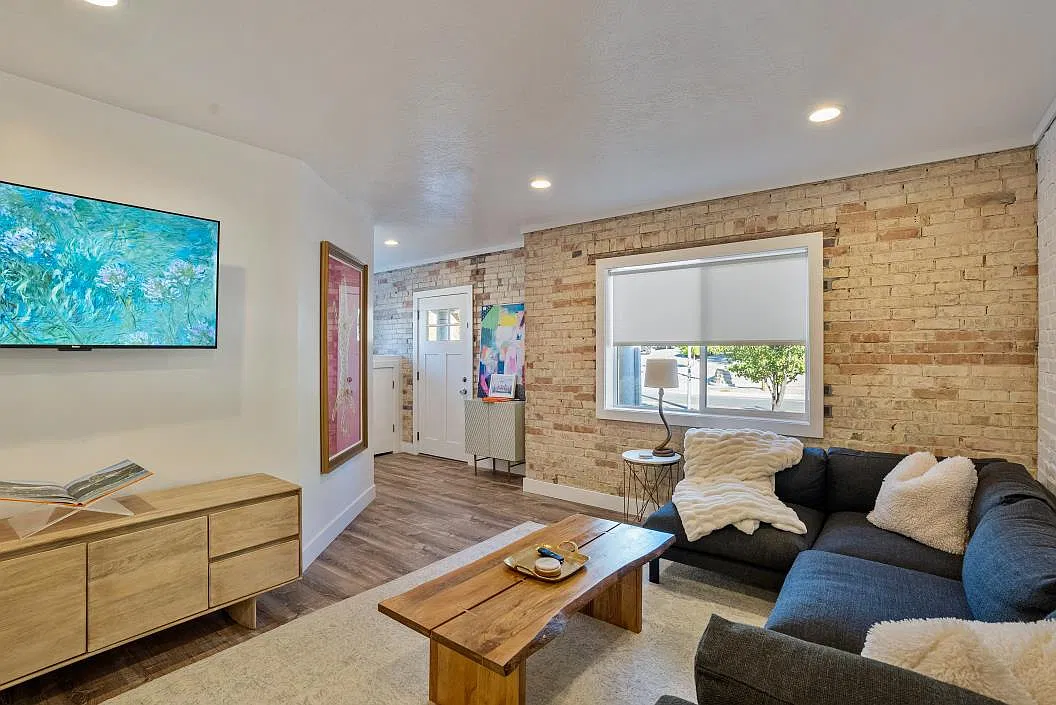 3 bed, 1500 sqft, $3,250 — Photo 2