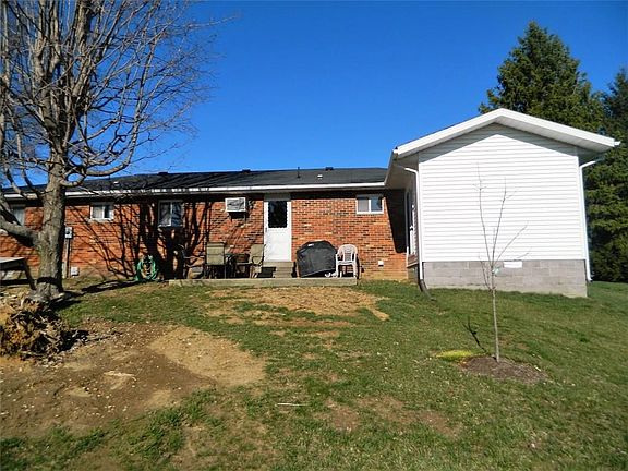 2nd image of 1305 S Hilltop Dr