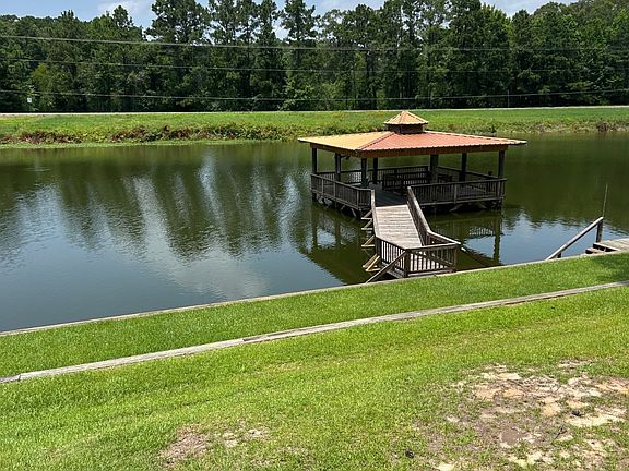 4th image of 121 Meadow Ridge Dr #5