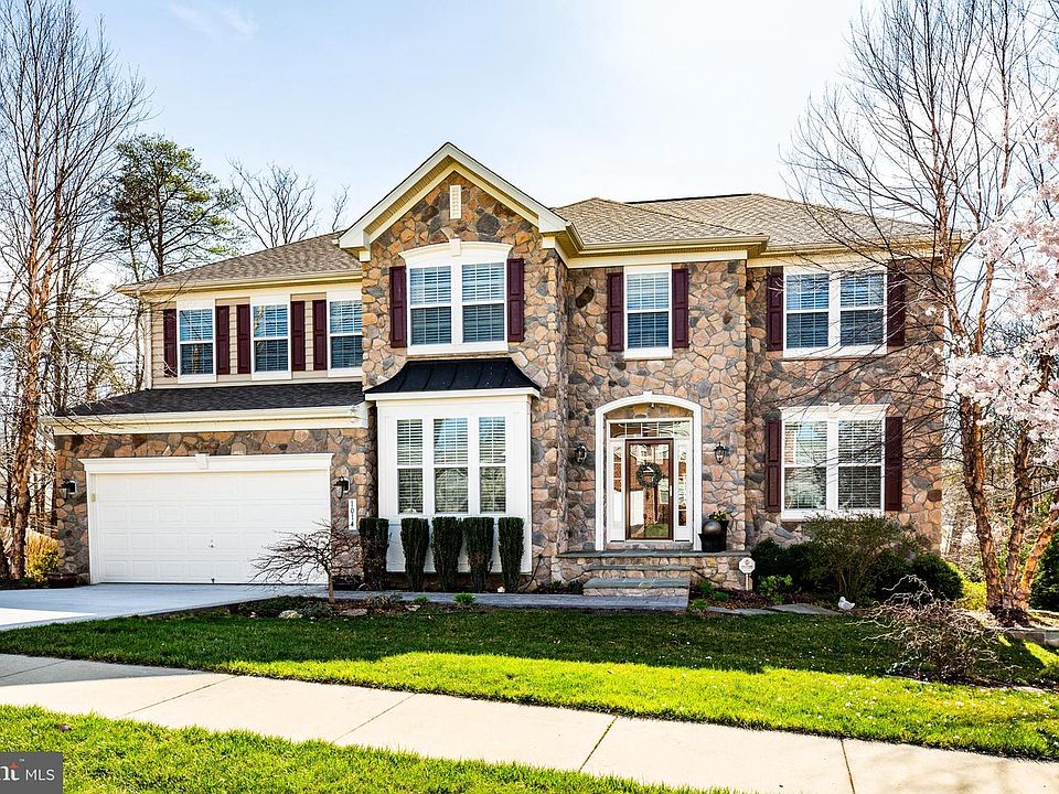 1st image of 1014 W Kensington Cir
