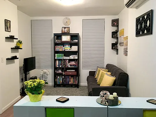 Rented by Manhattan Modern | media 9