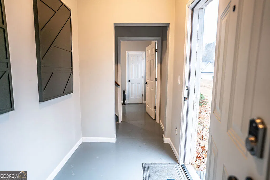 2 bed, 1.0 bath, 990 sqft, $2,400 — Photo 3
