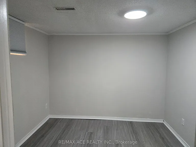 65 Dellbrook Cres #BASEMENT — Photo 13