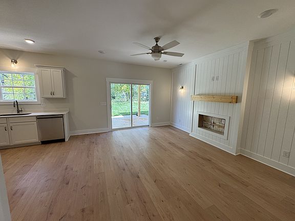 5th image of 554 Charleston Cove Way