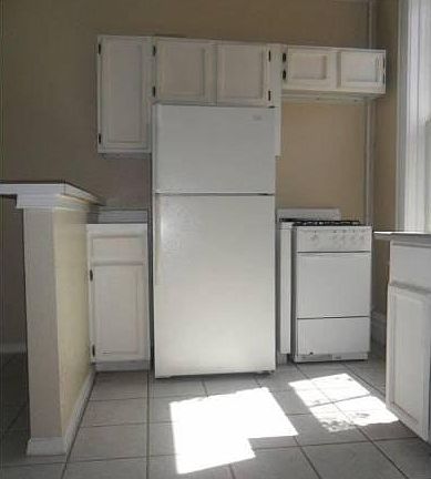 3rd image of 1219 N El Paso St APT 6