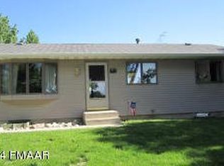 3017 11th Ave N, Fargo, ND 58102