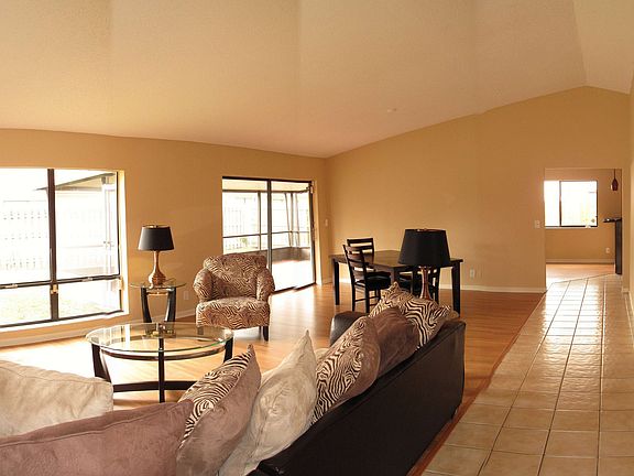 3rd image of 8621 NW 54th St