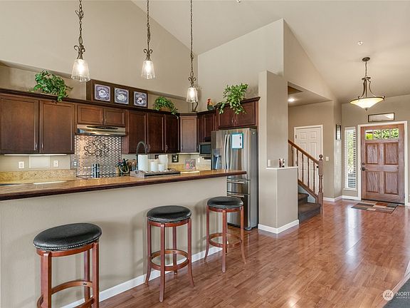 4th image of 2166 Inglewood Drive