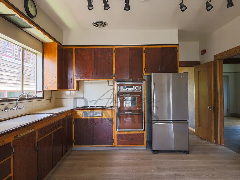 5363 Shafter Ave — Photo 12