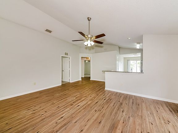 3rd image of 727 Cristelle Jean Dr
