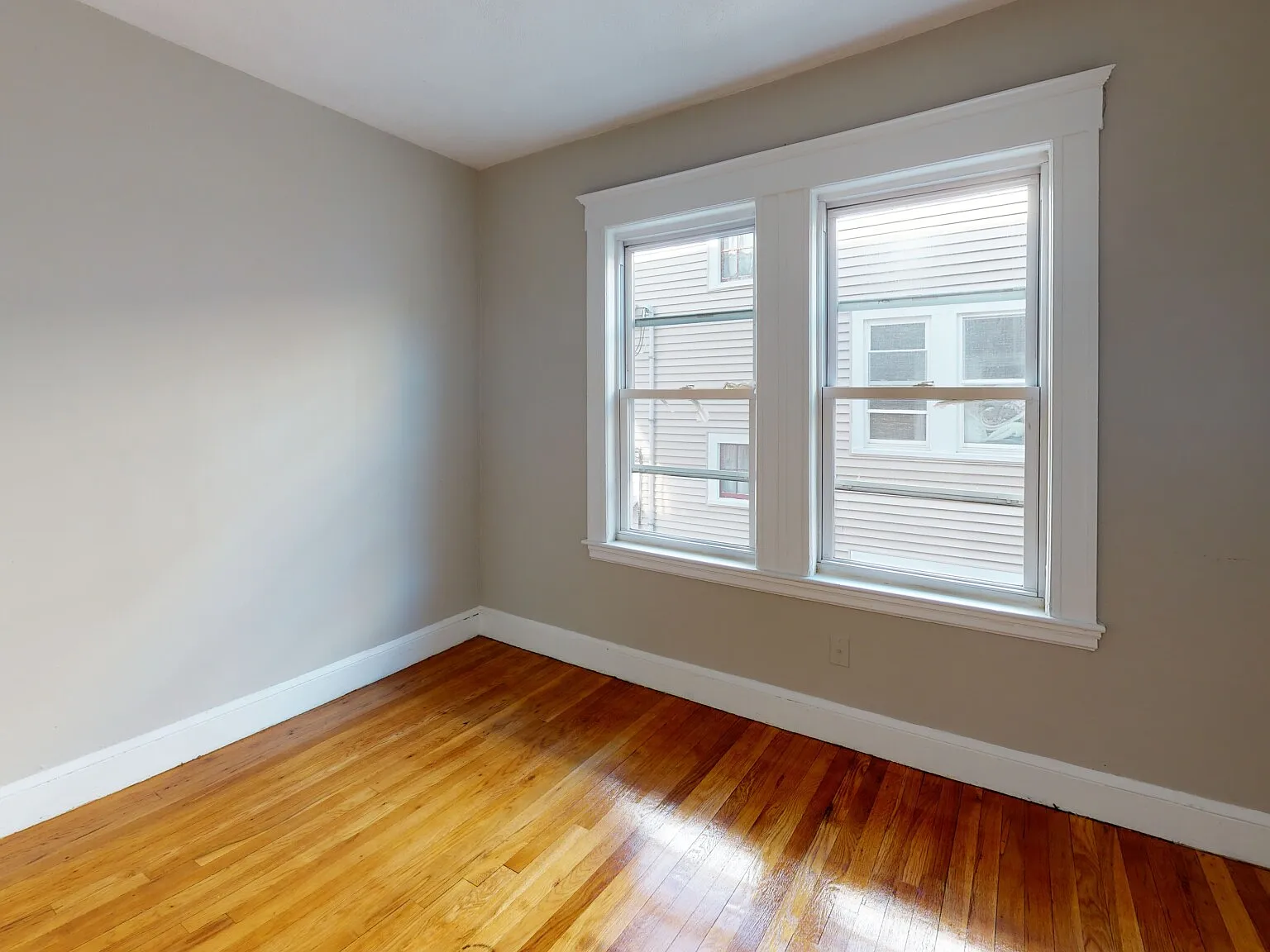 3 bed, 800 sqft, $3,195 — Photo 3