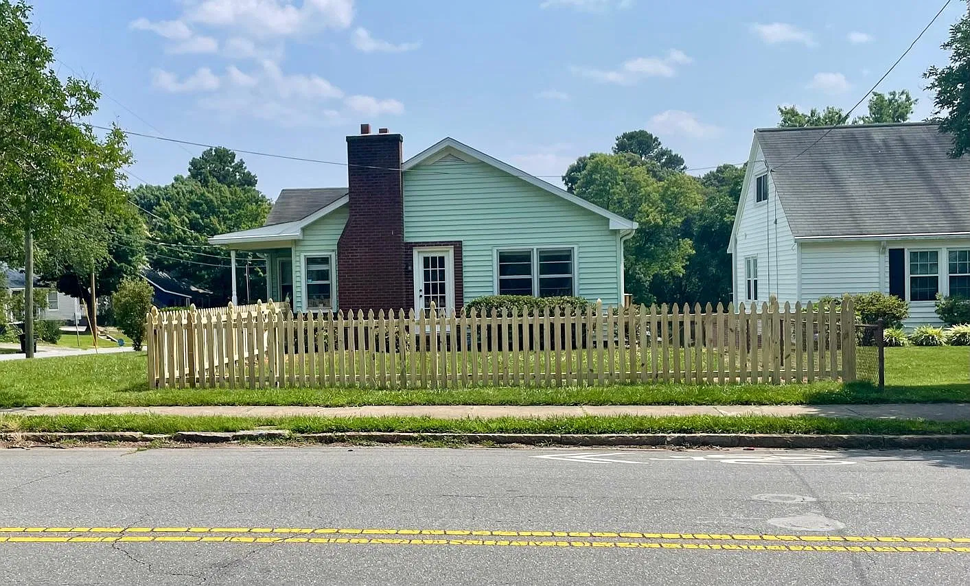 2 bed, 1100 sqft, $2,200 — Photo 3