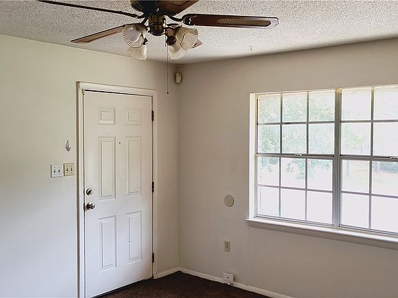 3rd image of 106 Woodhouse Lane