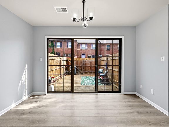 4th image of 305 Bainbridge Dr APT I