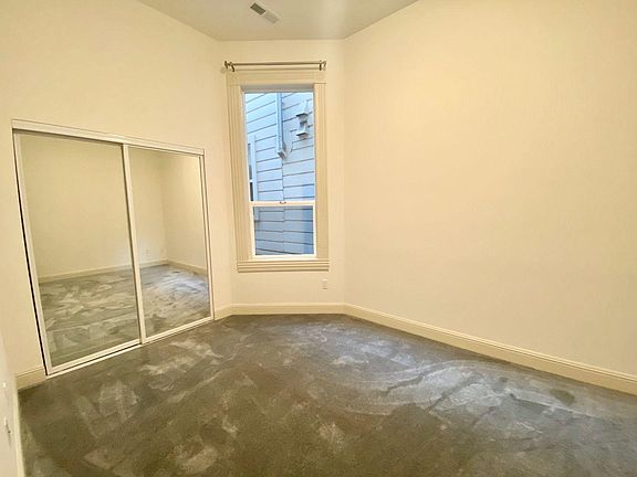 5th image of 415 S Van Ness Ave #415
