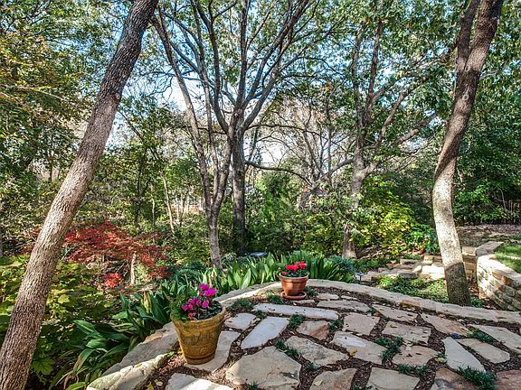 2nd image of 1227 Winding Brook Dr