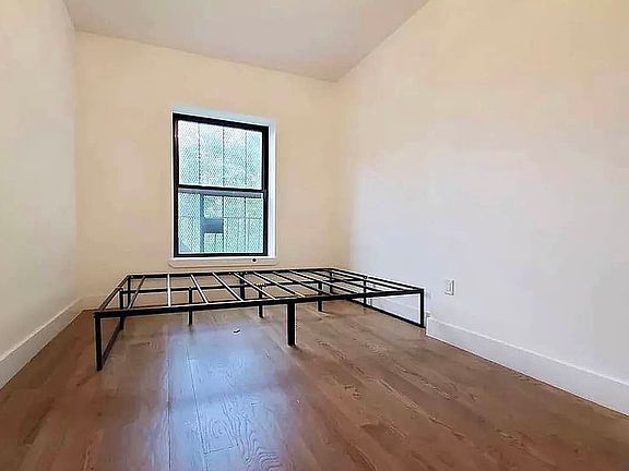 4th image of 463 Kosciuszko St #3A