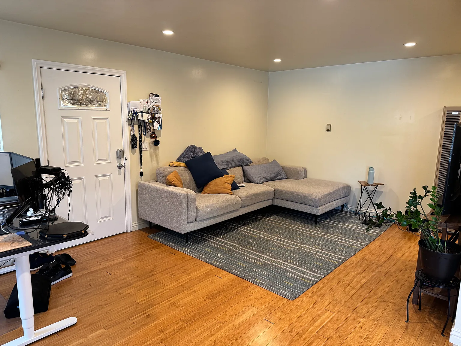 2 bed, 775 sqft, $2,850 — Photo 2