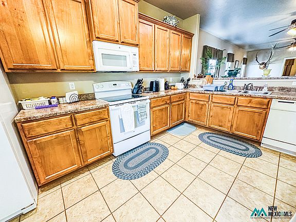 4th image of 1018 Countryside St