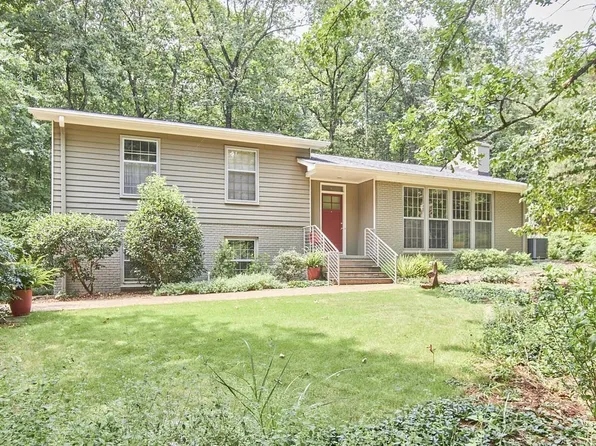 1821 N Lakeshore Dr, Chapel Hill, NC 27514