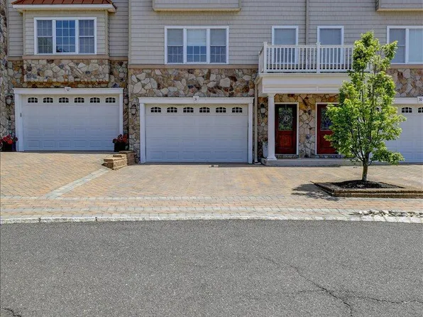 31 White Oak Ln, Matawan, NJ 07747