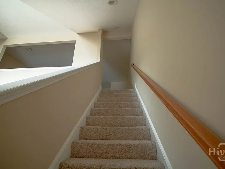 127 Ventura Pl — Photo 11