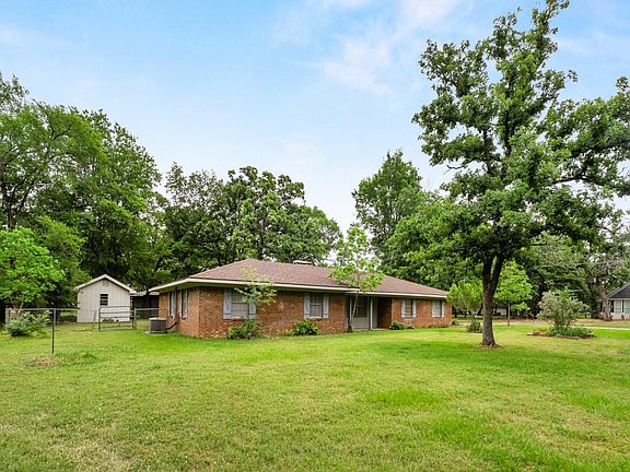 5th image of 1 Oakridge Cir