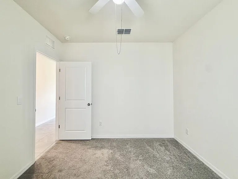 5699 Chorleywood Ln — Photo 34