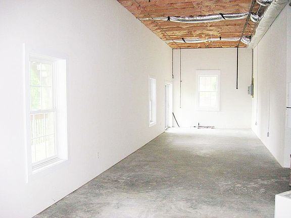 5th image of 445 Diamond Crest Ct