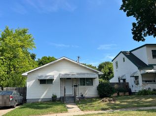 24 W Beverly Ave, Pontiac, MI 48340