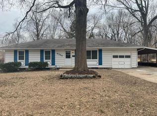 9355 E 69th St, Raytown, MO 64133