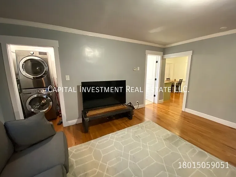 777 E Redondo Ave — Photo 5