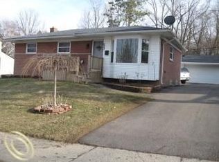 653 Sweetbriar, Milford, MI 48381