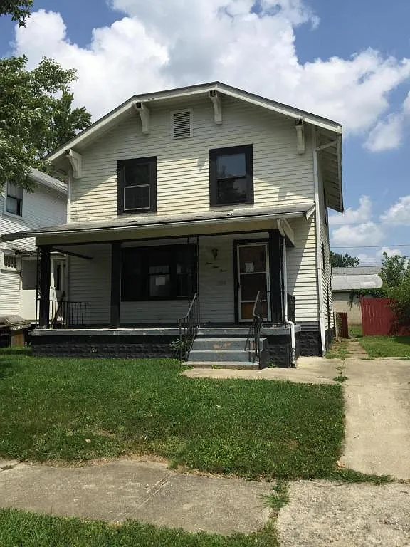 494 Woodbury Ave photo 1