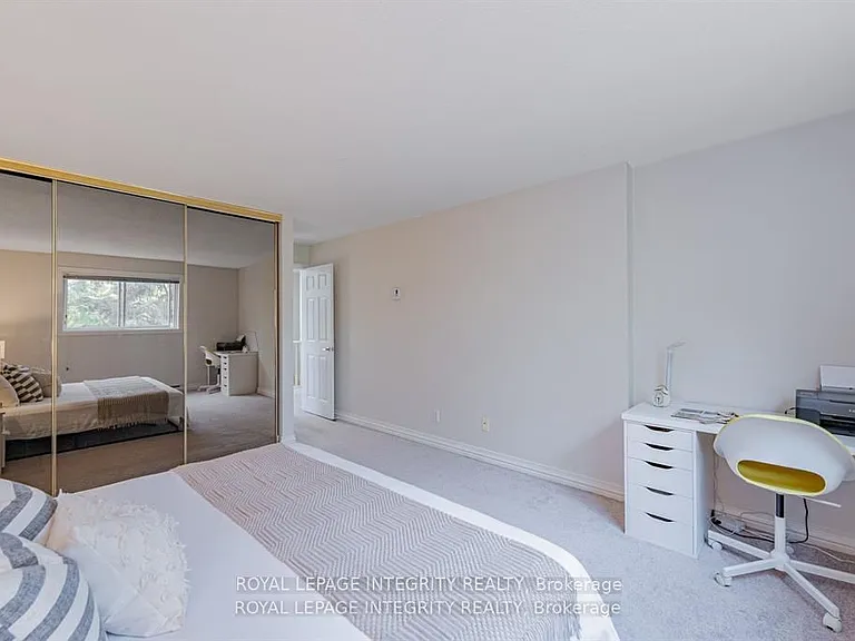 400 Fenerty Ct #5 — Photo 25