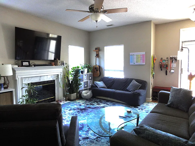 320 Hallwood Ct — Photo 6
