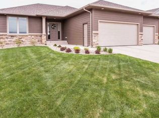 6304 S Badlands Ave, Sioux Falls, SD 57108