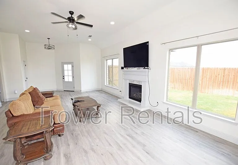 8650 Fortuna Ct — Photo 14