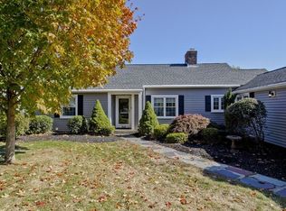 341 Gillette Ave, Springfield, MA 01118