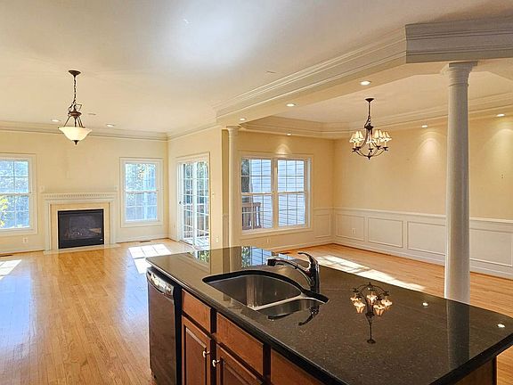 5th image of 3854 Elmwood Towne Way