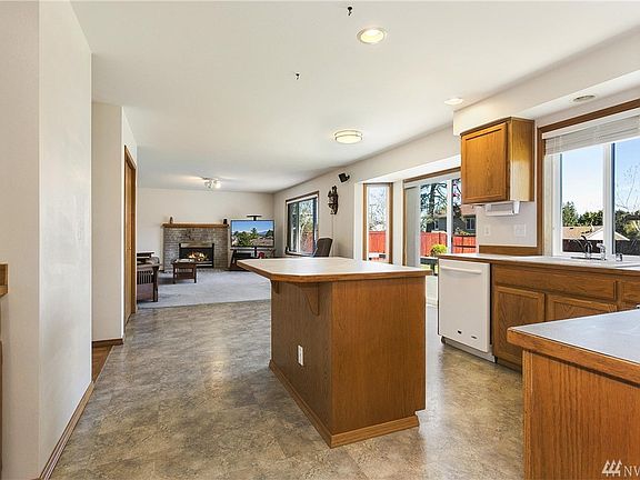 5th image of 3101 114th Ave NE
