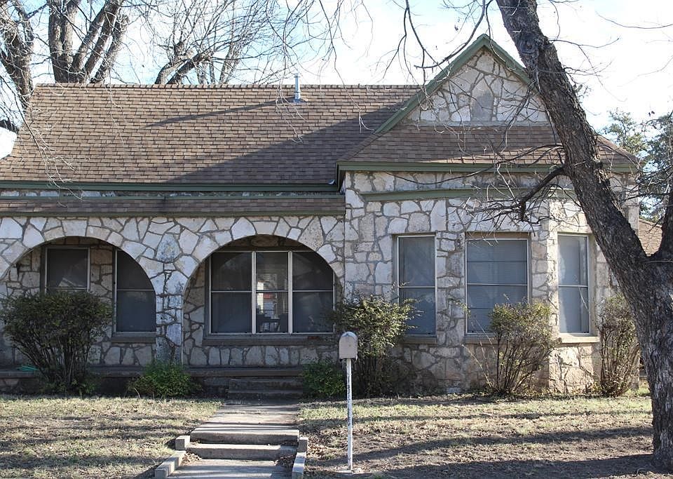1st image of 204 E 2nd St