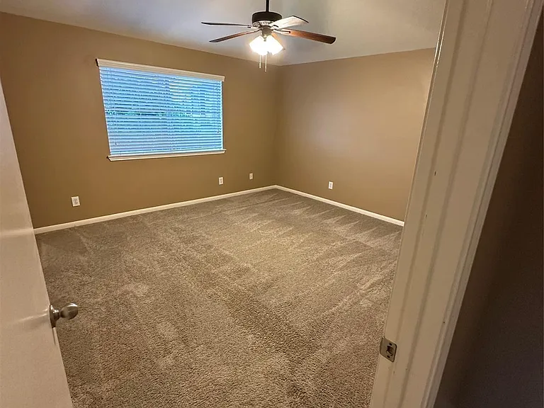 12110 Bowsman Dr — Photo 14