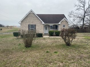 1141 10th Ave E, Springfield, TN 37172