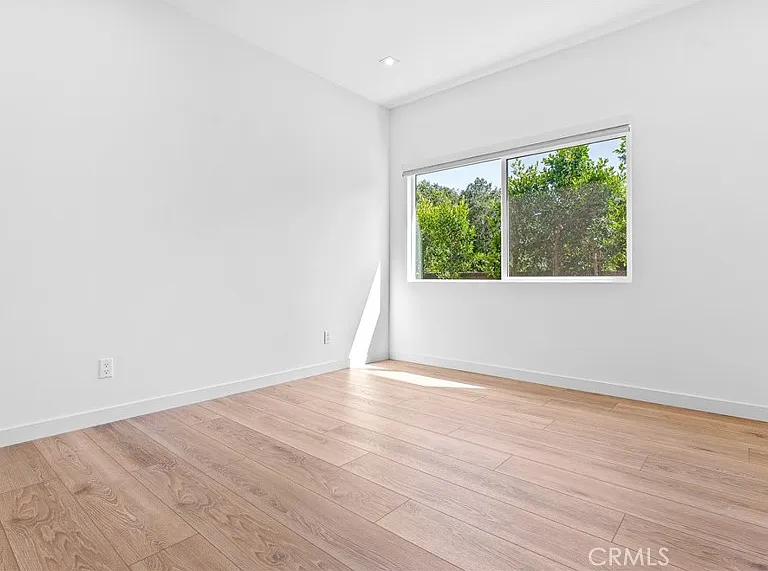 512 W Washington Blvd — Photo 10
