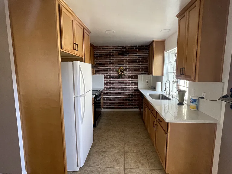 4201 Comet Cir — Photo 3